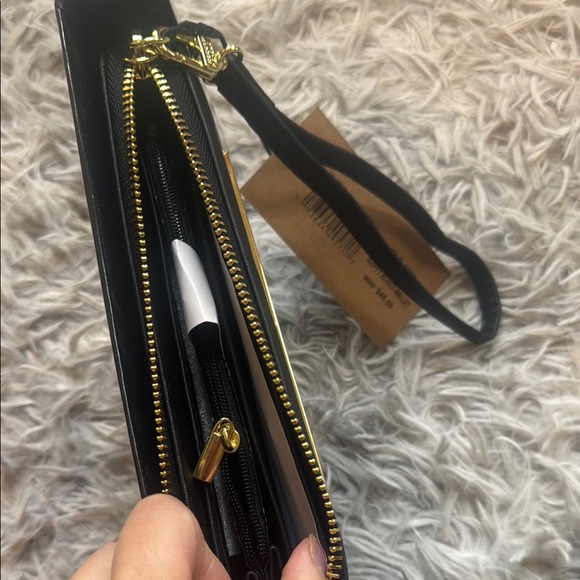 Steve Madden Black with Gold Zipper Wallet Wristlet - Picture 5 of 6